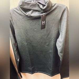 NWT Women’s Under Armour Long Sleeve M